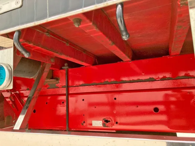 シャーシとネタの状態です。(縦ネタ・横ネタは鉄製です)|日野 レンジャー LDG-GK8JRAAの写真6