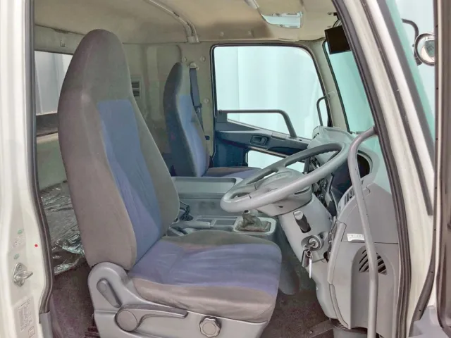 三菱 ファイター TKG-FK64F(2WD)の写真9