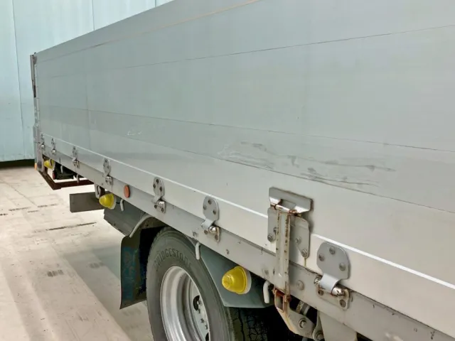 運転席側アオリ中央部に引きキズがあります。|三菱 ファイター TKG-FK64F(2WD)の写真25