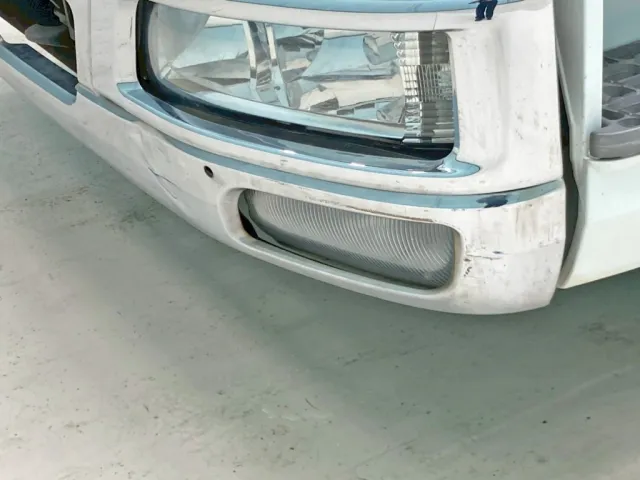 フロントバンパー助手席側にキズがあります。|三菱 ファイター TKG-FK64F(2WD)の写真32