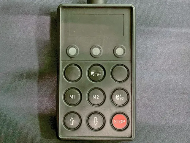 エアサスのコントローラーです。|三菱 ファイター TKG-FK64F(2WD)の写真40