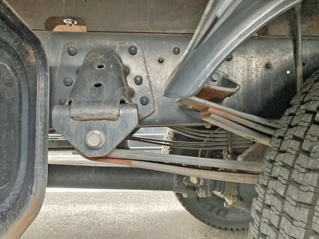 リアスプリング周辺の状態|日野 レンジャー TKG-FC9JKAA(2WD)の写真5