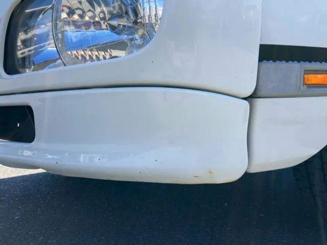 フロントバンバー左スカート部にすり傷が有ります|日野 レンジャー TKG-FC9JKAA(2WD)の写真26