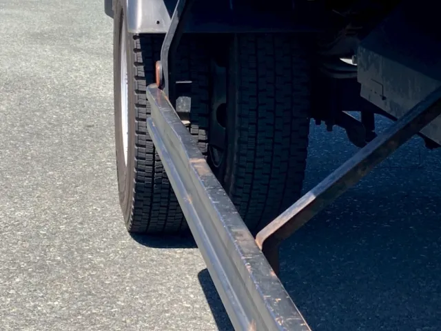 サイドバンバーにすり傷サビが有ります|日野 レンジャー TKG-FC9JKAA(2WD)の写真32