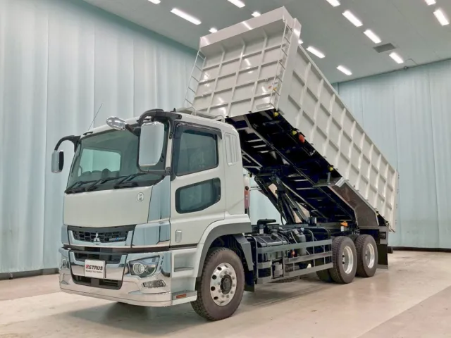 フロント周り、メッキパーツで飾っています。|三菱 スーパーグレート 2PG-FV70HYの写真1