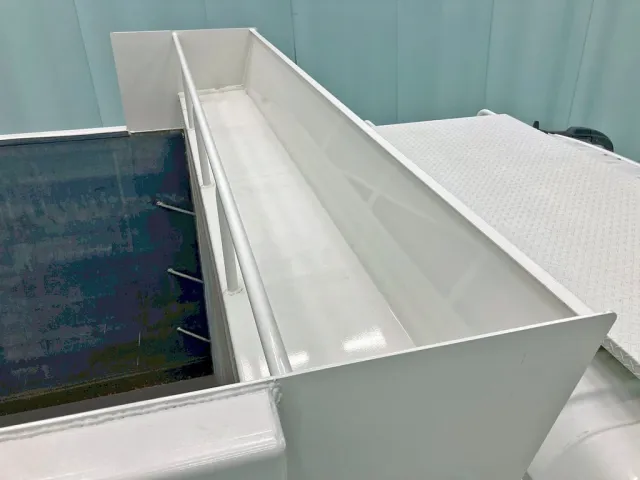 シートデッキの状態です。|三菱 スーパーグレート 2PG-FV70HYの写真10