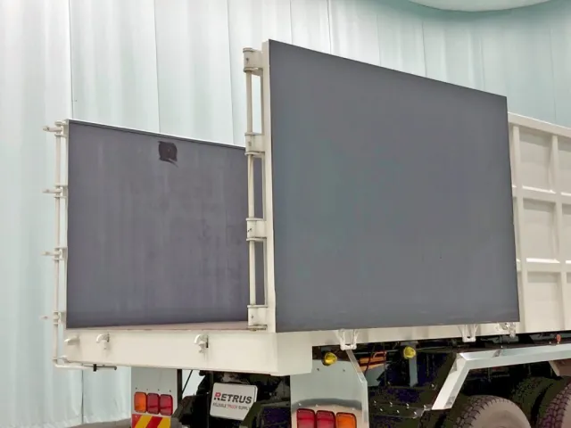 リヤゲートは片開き式です。|三菱 スーパーグレート 2PG-FV70HYの写真15