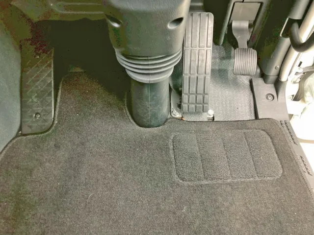 2ペダル仕様です。|三菱 スーパーグレート 2PG-FV70HYの写真20