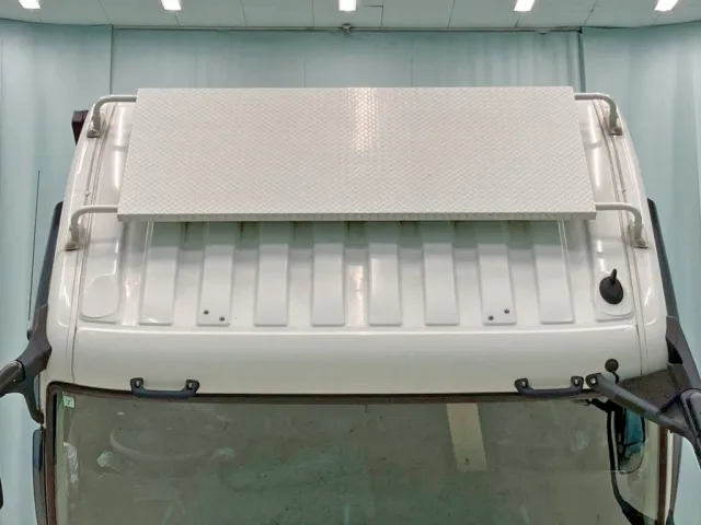 ルーフに足場(シートデッキ)が付いています。|三菱 スーパーグレート 2PG-FV70HYの写真22