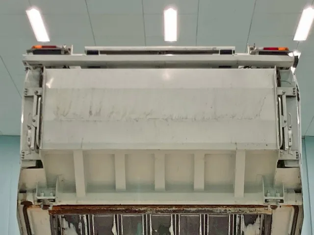 汚水タンク底面の状態です。|日野 レンジャー TKG-FC9JGAA(2WD)の写真11