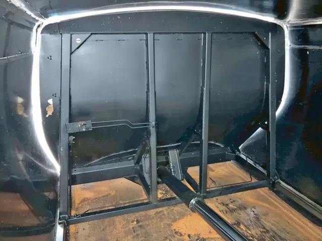 排出版裏側の状態です。|日野 レンジャー TKG-FC9JGAA(2WD)の写真16