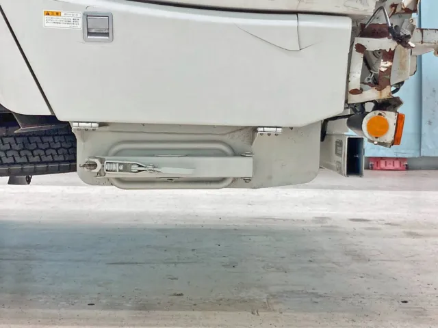 汚水タンクの排水口です。|日野 レンジャー TKG-FC9JGAA(2WD)の写真29