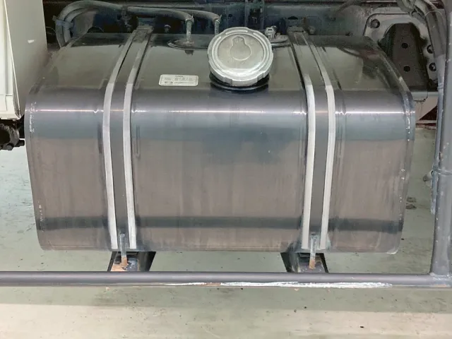 燃料タンクは100Lです。|日野 レンジャー TKG-FC9JGAA(2WD)の写真47