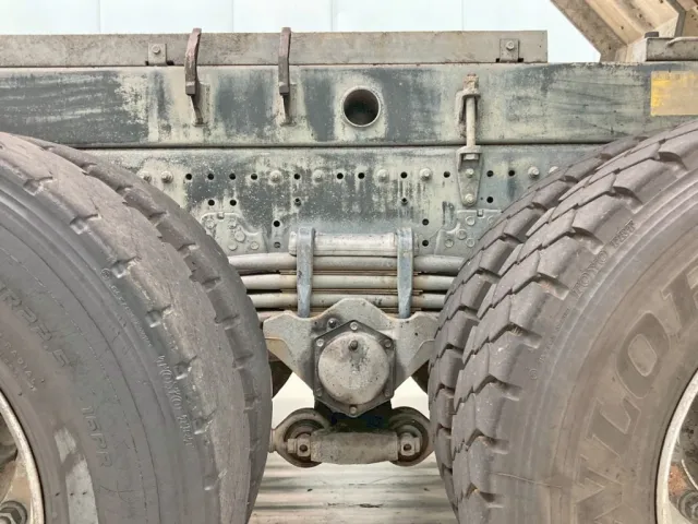 リーフサスです。|日野 プロフィア 2DG-FS1AGAの写真5