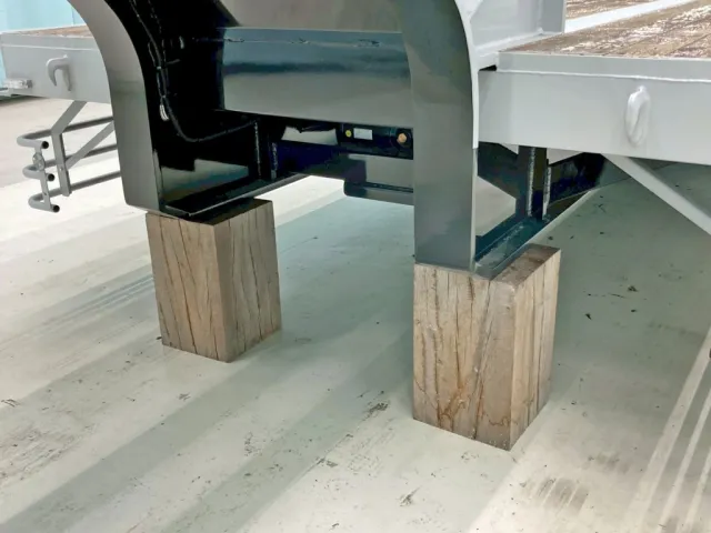 脚は付いておりません。|トレクス  PLR229AZの写真23