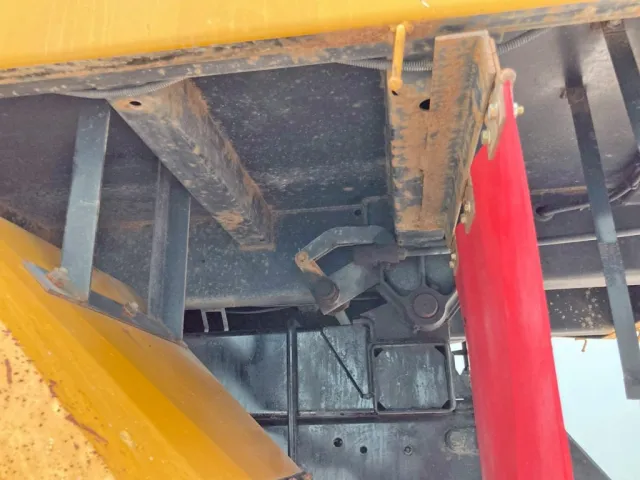 シャーシとネタの状態です。(縦ネタ・横ネタは鉄製です)|日野 プロフィア QKG-FS1EKDAの写真6