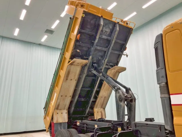 日野 プロフィア QKG-FS1EKDAの写真14