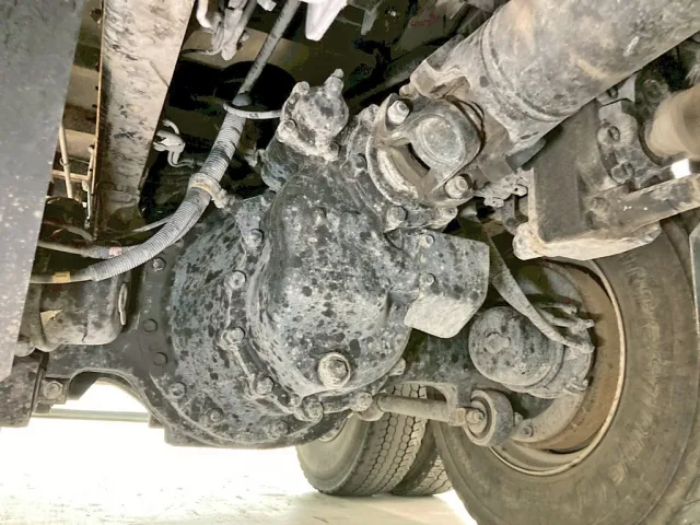 下まわりの状態です。(中央後方)|日野 プロフィア QKG-FS1EKDAの写真22