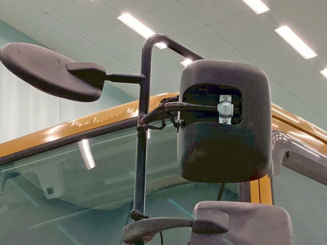 助手席側サイドミラー取り付け部カバー欠品しています。|日野 プロフィア QKG-FS1EKDAの写真37