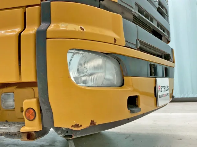 フロントバンパー運転席側にキズ・サビがあります。|日野 プロフィア QKG-FS1EKDAの写真41