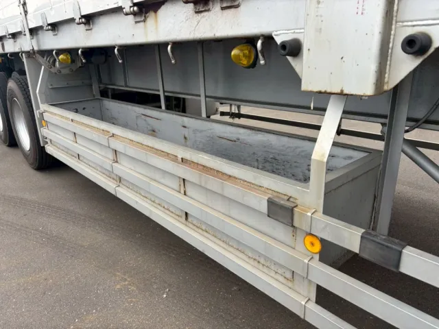 運転席側中央にりん木入れが付いています。|フルハーフ  DFPFH341Aの写真18