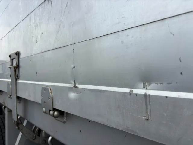 助手席側アオリ後方にヘコミあります。|フルハーフ  DFPFH341Aの写真21