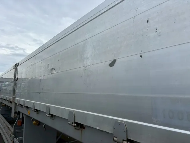 運転席側アオリ前方にヘコミあります。|フルハーフ  DFPFH341Aの写真22