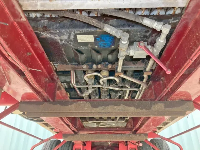 床下に切り替えバルブが付いています。|トレクス  NCCTB34081の写真9