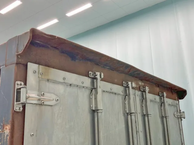 門口上部のヒサシに曲がりがあります。|トレクス  NCCTB34081の写真19