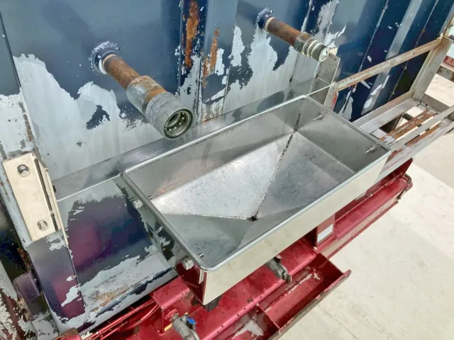 油受けが付いています。|トレクス  NCCTB34081の写真36