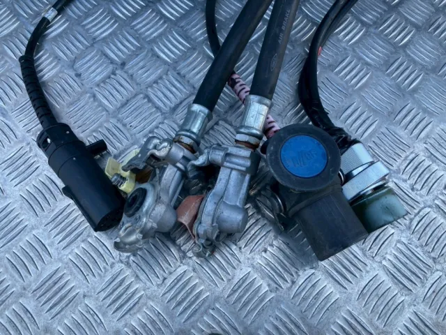 接続コネクター類です。|UDトラックス クオン 2PG-GK5AADの写真11