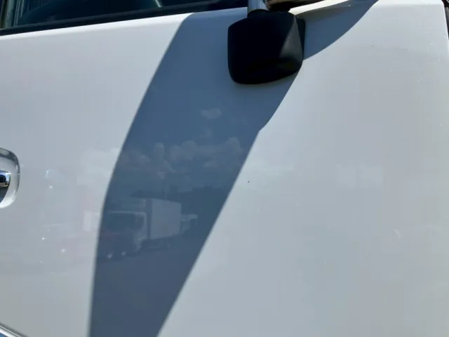 運転席側ドアにキズがあります。|UDトラックス クオン 2PG-GK5AADの写真20