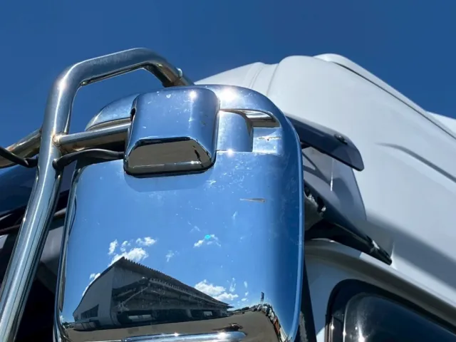 助手席側サイドミラーカバーにキズがあります。|UDトラックス クオン 2PG-GK5AADの写真21