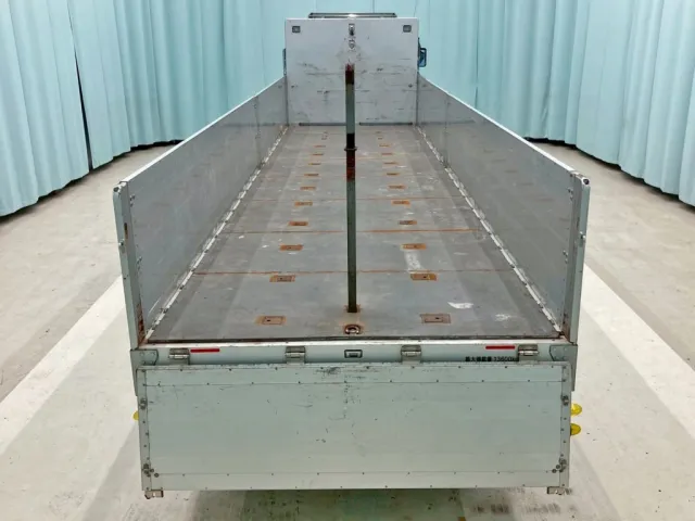 床は鉄板張りです。|三菱 スーパーグレート 2PG-FU74HZの写真9