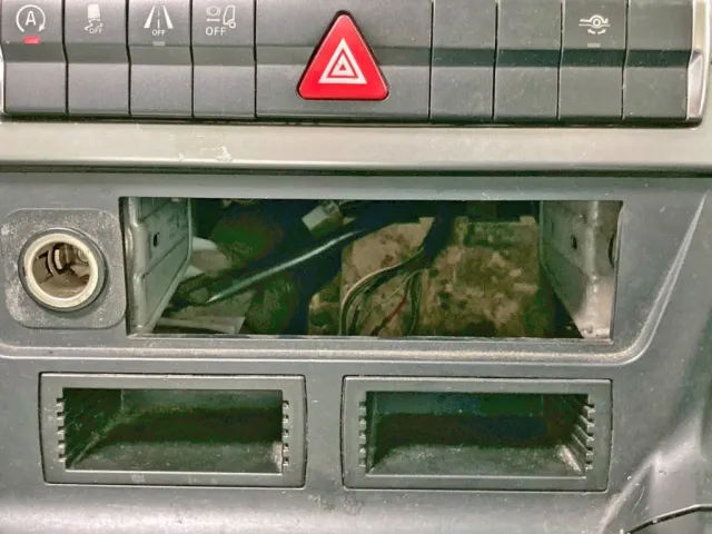 コンソールボックスが欠品しています。|三菱 スーパーグレート 2PG-FU74HZの写真46