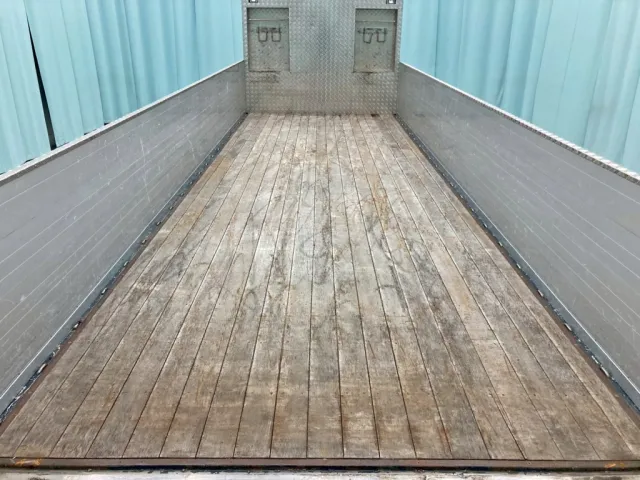 床は板張りです。|UDトラックス クオン 2PG-CD5BAの写真10