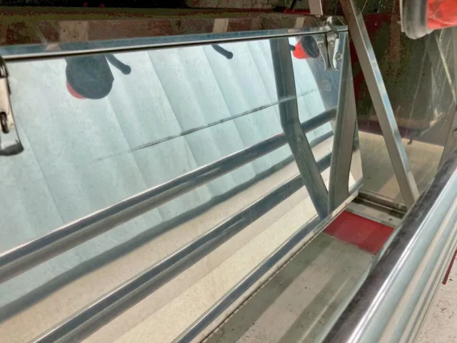 工具箱のフタに引きキズがあります。|UDトラックス クオン 2PG-CD5BAの写真21