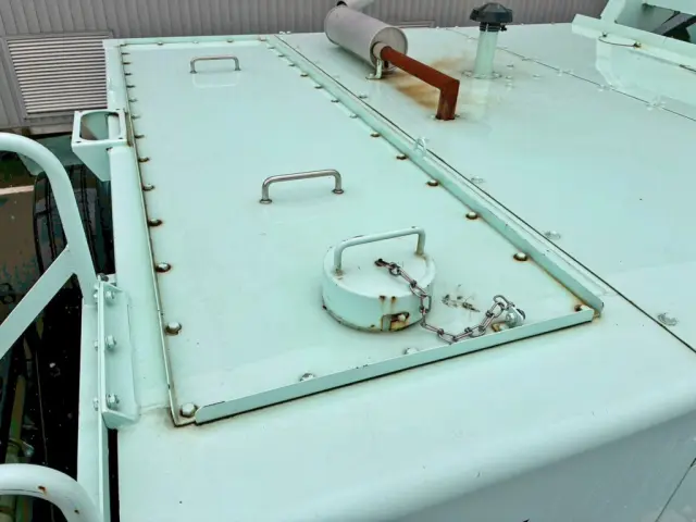 水タンクです。|いすゞ フォワード 2PG-FTR90V2改の写真32