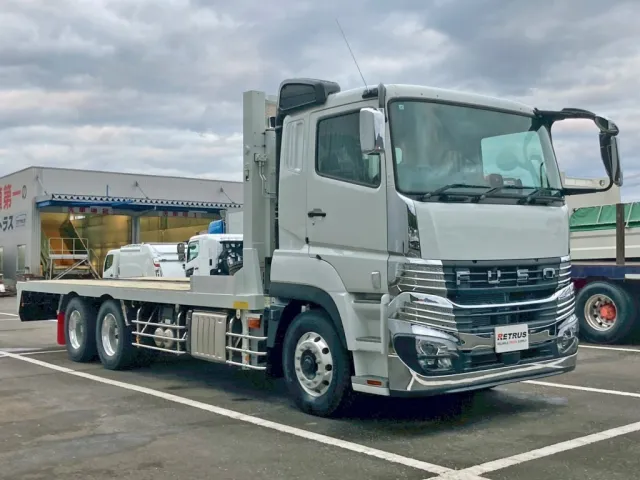 ホイールはアルミ製、サイドバンパー・リヤフェンダーはステンレス製です。|三菱 スーパーグレート 2PG-FV80VYの写真2