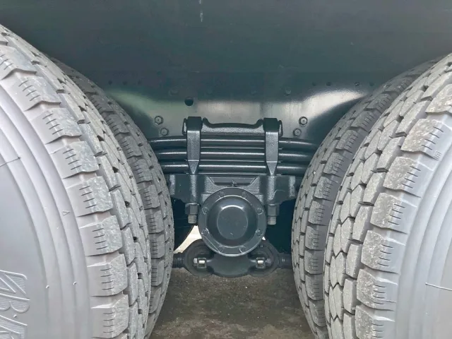 リーフサスです。|三菱 スーパーグレート 2PG-FV80VYの写真5