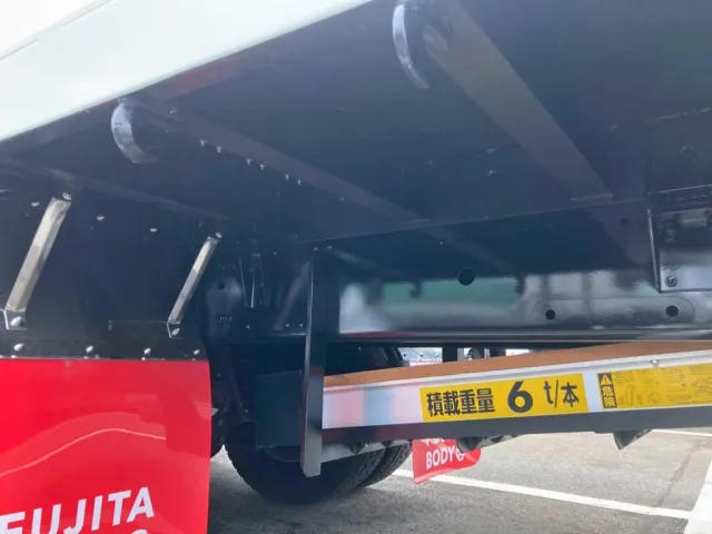 シャーシとネタの状態です。(縦ネタ・横ネタは鉄製です)|三菱 スーパーグレート 2PG-FV80VYの写真6