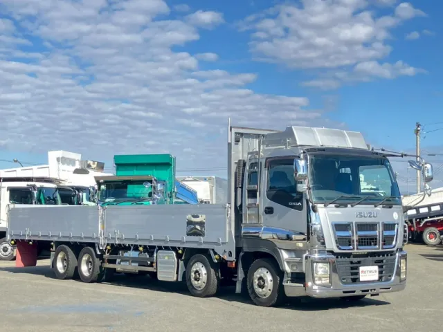 いすゞ ギガ LKG-CYJ77Aの写真2