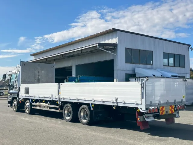 いすゞ ギガ LKG-CYJ77Aの写真3