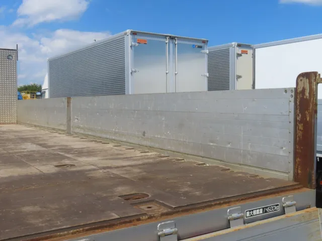 あおり内側の状態です。|いすゞ ギガ LKG-CYJ77Aの写真13