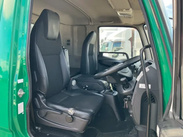 三菱 ファイター 2KG-FK62F(2WD)の写真7