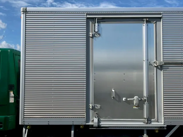 三菱 ファイター 2KG-FK62F(2WD)の写真12