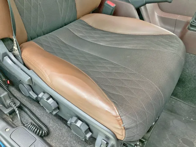 運転席座面にヘタリがあります。|日野 レンジャー 2PG-FD2ABG(2WD)の写真8