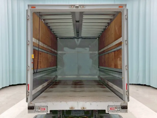 床は鉄板です。|日野 レンジャー 2PG-FD2ABG(2WD)の写真10