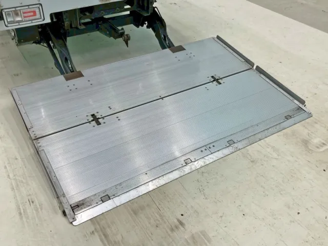 ゲートのステージの状態です。|日野 レンジャー 2PG-FD2ABG(2WD)の写真14