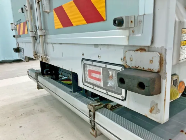 リヤレール運転席側にパッチ当てがあります。|日野 レンジャー 2PG-FD2ABG(2WD)の写真21